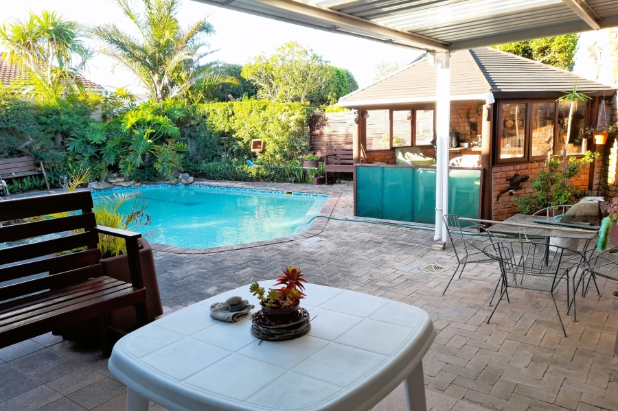 4 Bedroom Property for Sale in Walmer Downs Eastern Cape